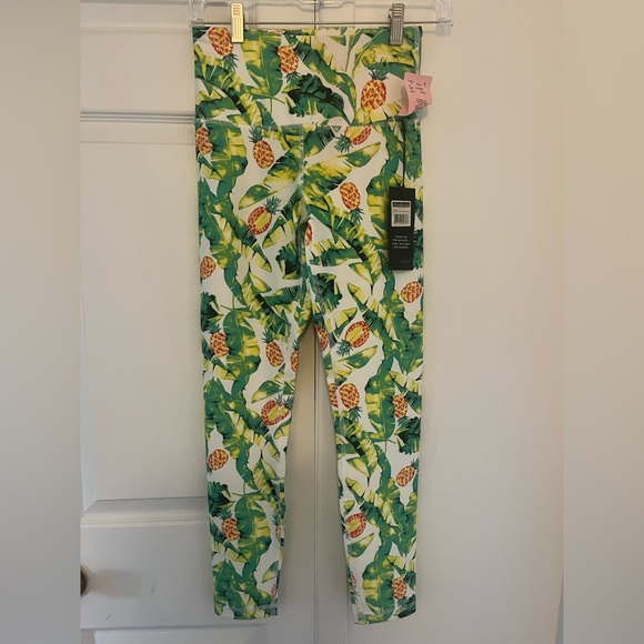 🆕 🍍Wildfox Sweat Pineapple Workout Leggings 🍍 - Picture 1 of 4